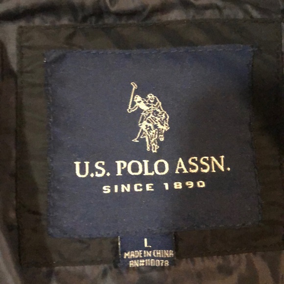 U.S Polo Assn. Large Coat - Picture 3 of 8